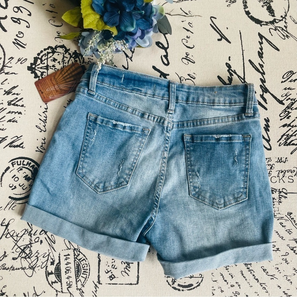 NWT Papaya Cuffed High-Rise Denim Shorts in Light Denim, Size Small - Picture 8 of 8